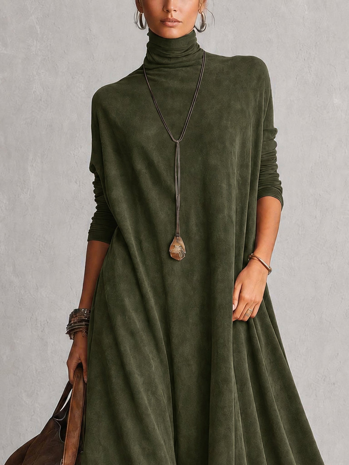 Braunes Maxikleid in Wildlederoptik mit langen Ärmeln und Spitzensaum im Vintage-Stil