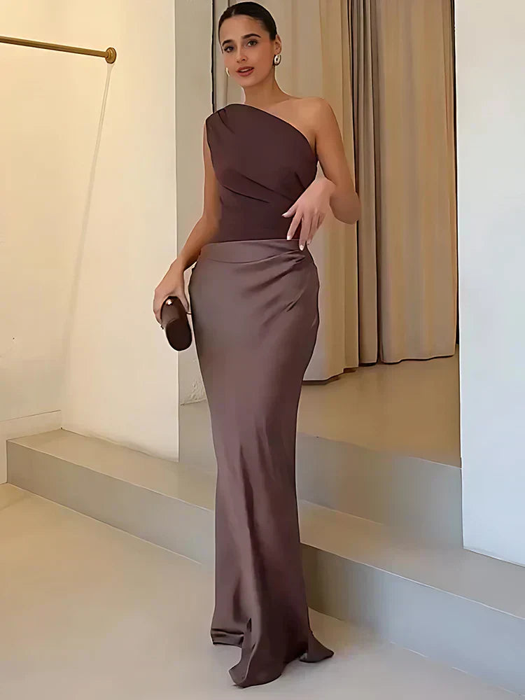 Sophia | Maxikleid mit einer Schuld in Satin