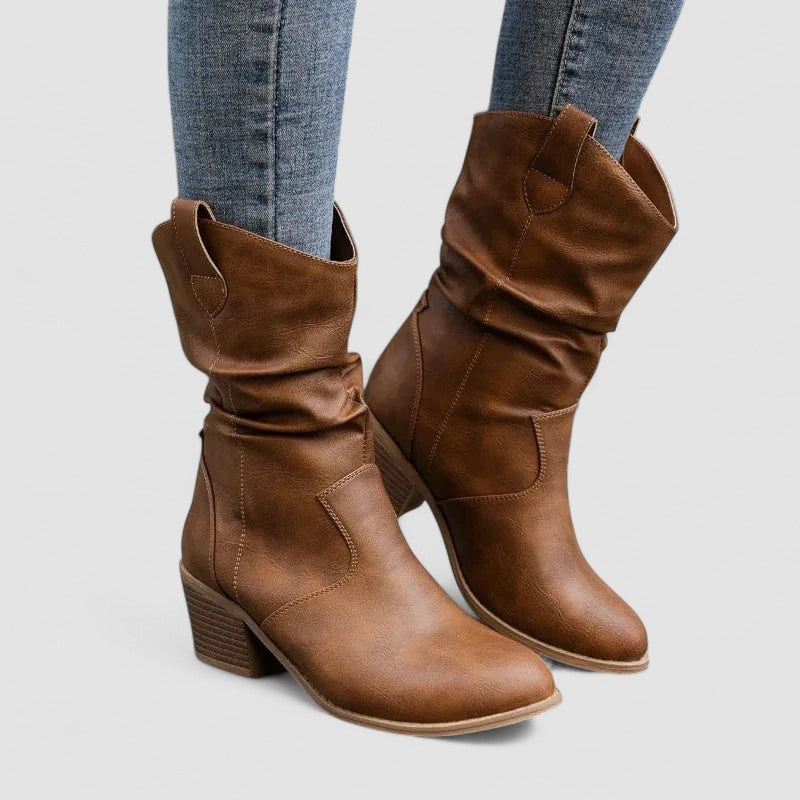 Eleanora | Stiefel mit lockerem Schaft und Absatz