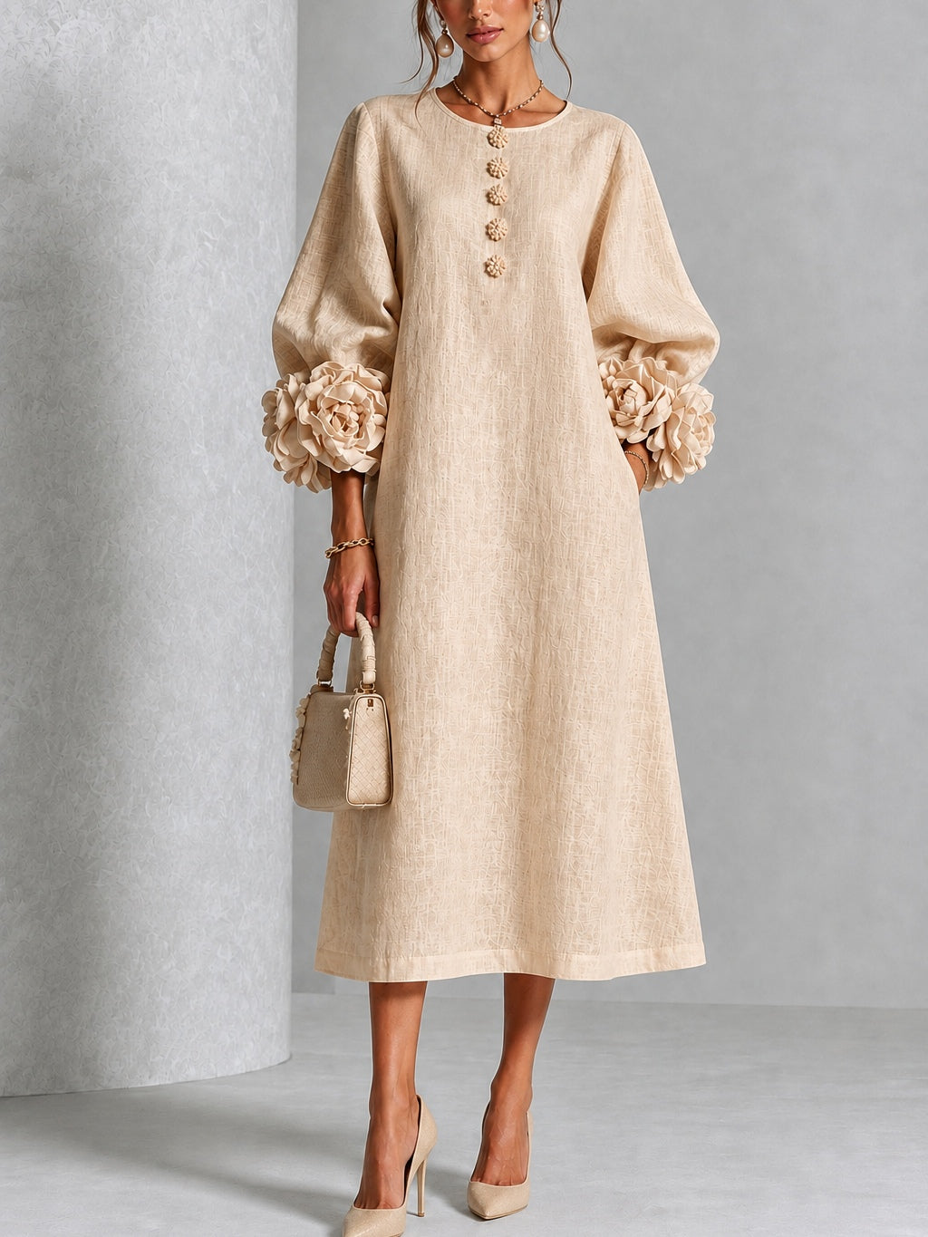 Carlotta | Midi-Kleid aus Leinenmix mit Rosenmanschetten, Beige